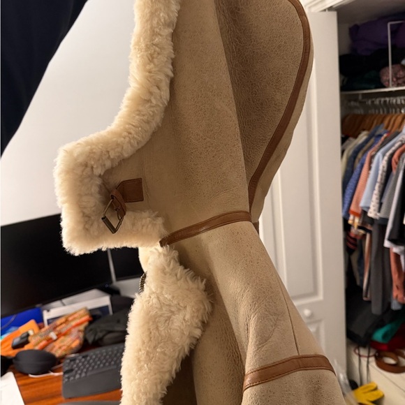 UGG Men's Yates Shearling Coat NEVER WORN - Picture 4 of 6